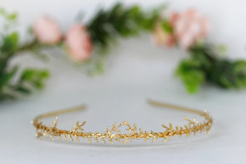 trendy velvet hairbands for stylish look-Wild Branches Leaves Headband